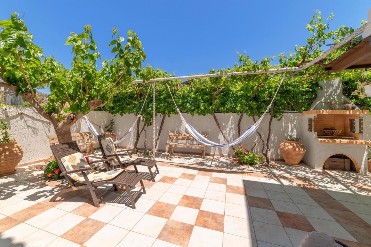 Paradisos Luxury Villas Next To Beach Koutsouras Exterior photo